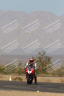 media/Dec-09-2023-SoCal Trackdays (Sat) [[76a8ac2686]]/Turn 4 Set 1 (1120am)/